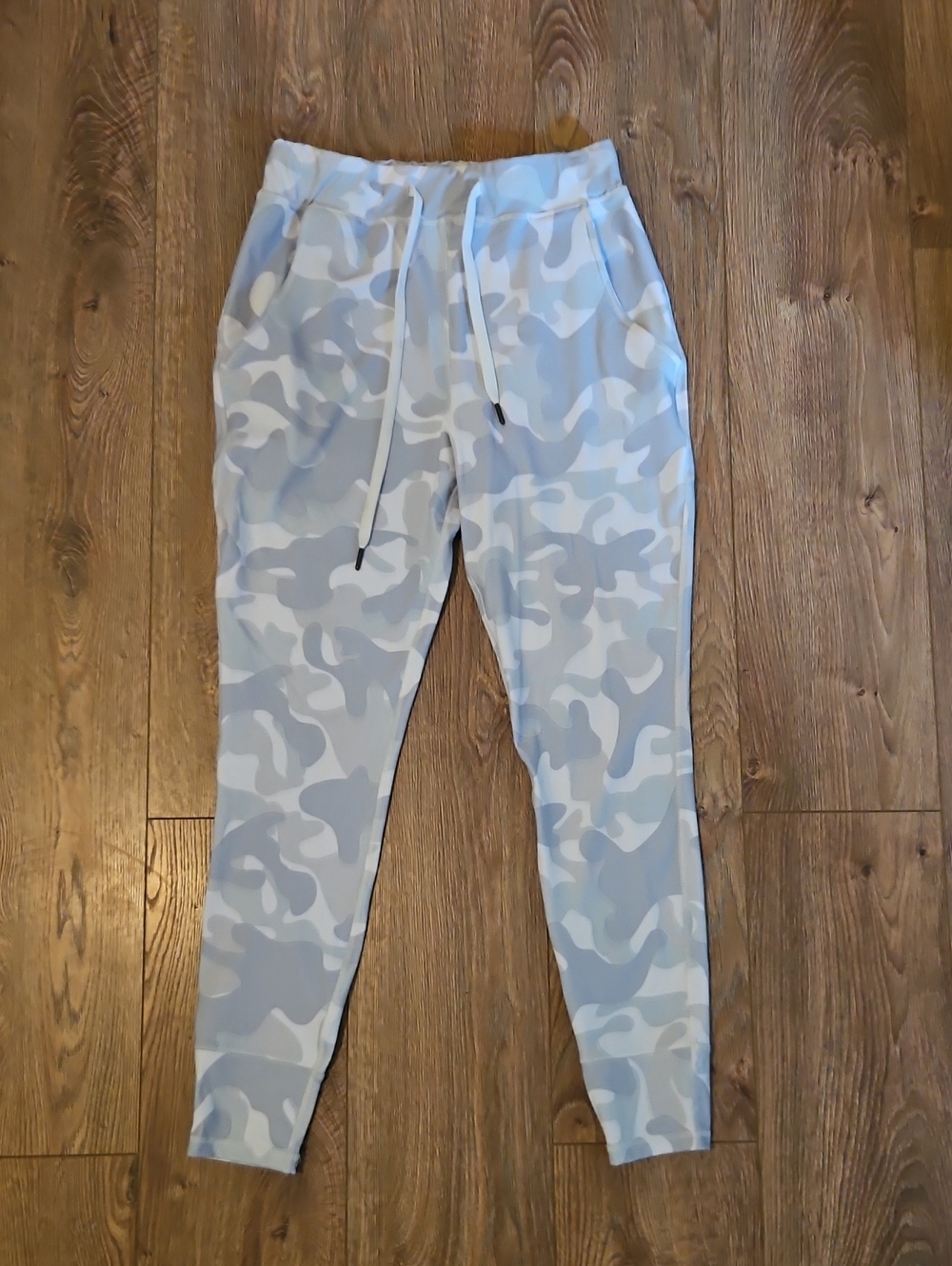 Women’s Camo Jogger Pants - Light Blue & White